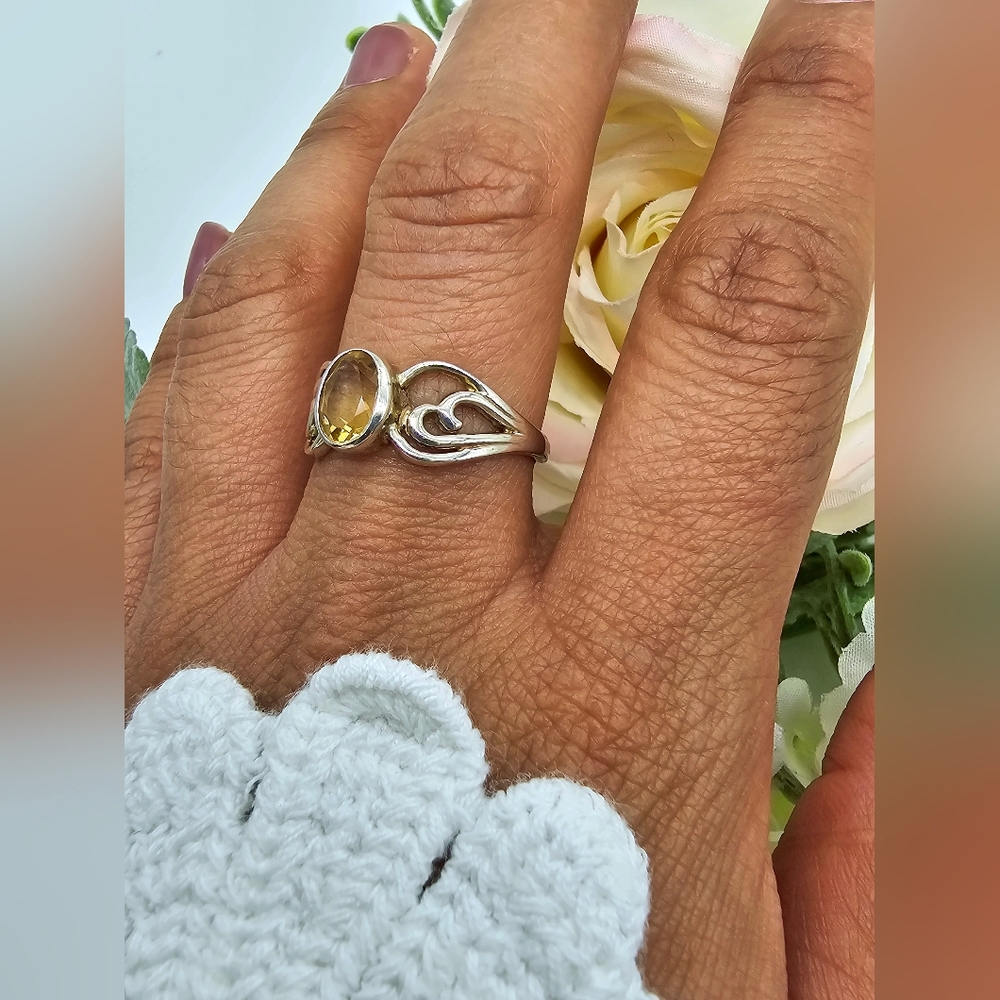 🥰 NOVEMBER LOVE RING - Picture 3 of 4